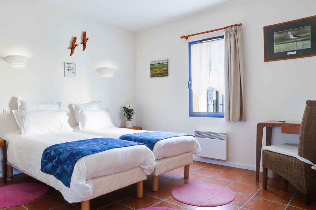 Hotel Le Chevalier Gambette Saint-Armel Bagian luar foto